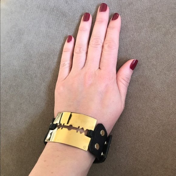 Alexander McQueen McQ razor blade oversized leather cuff wide bracelet - Picture 4 of 14